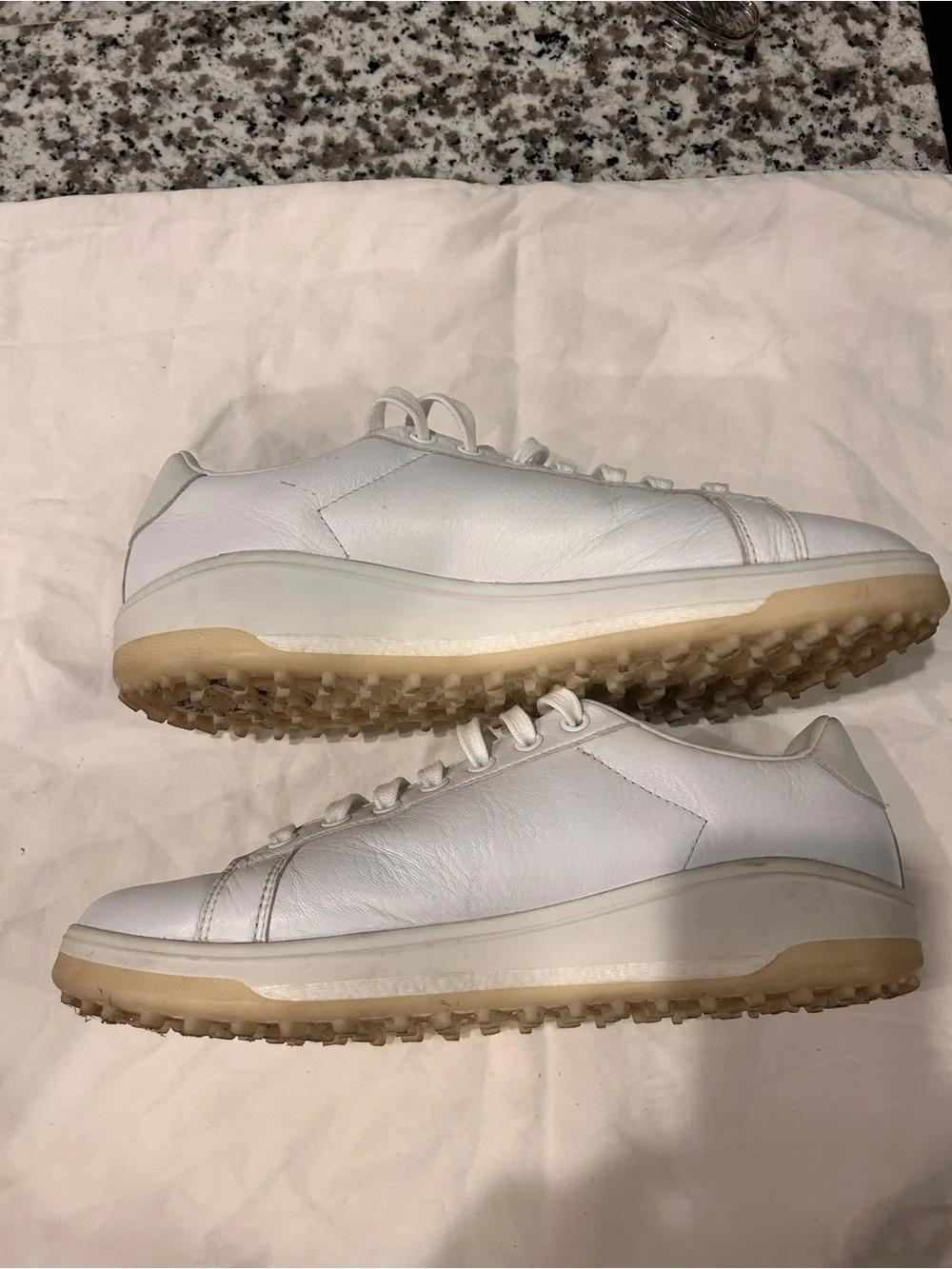 Adidas Go-To Boost Spikeless Chalk White & Aluminum Leather Golf Shoes men’s 9